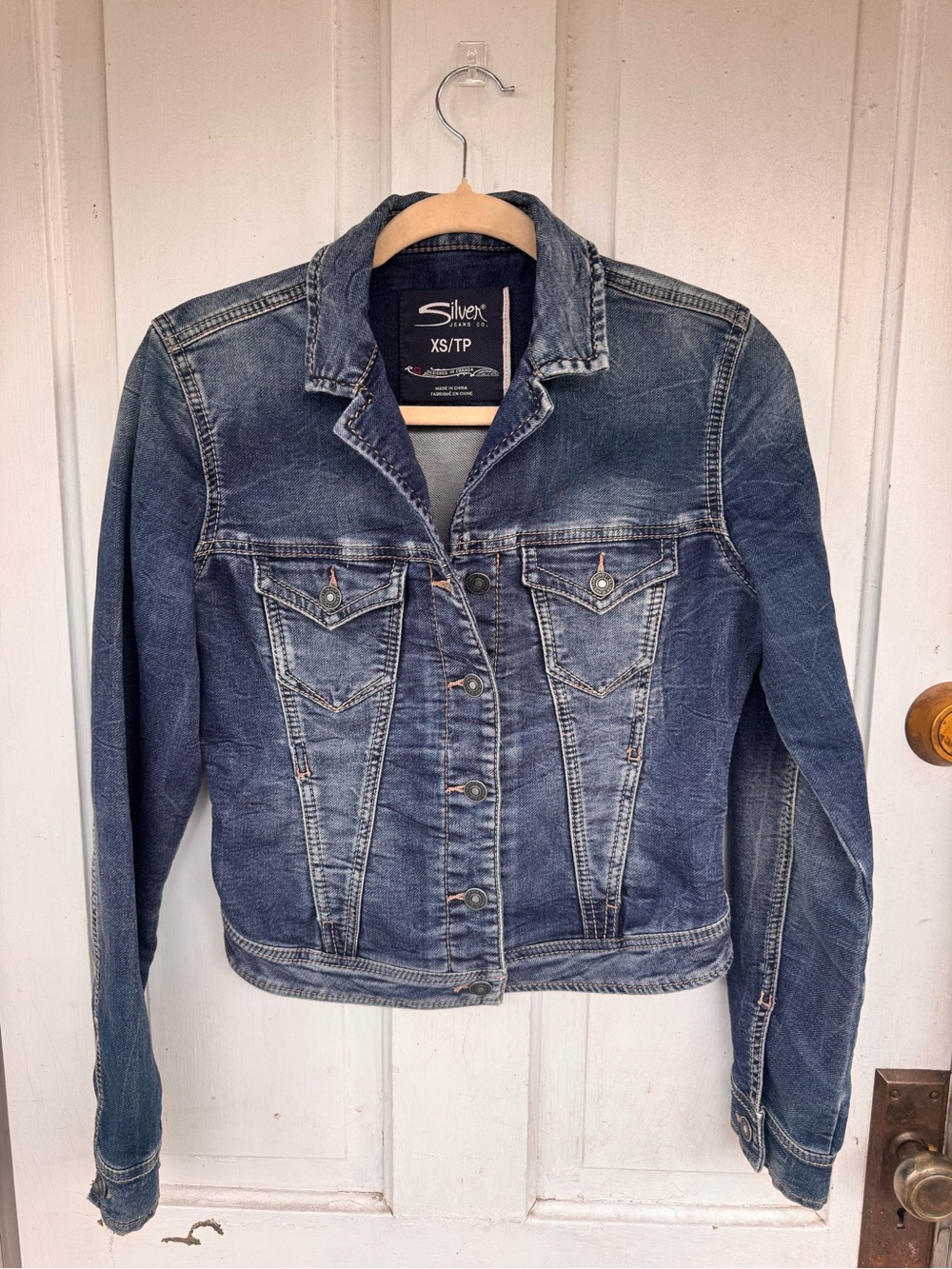 Silver Jeans Fitted Cropped Jean Jacket Worn Blue Wash Size XS